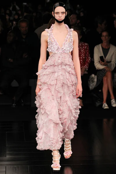 Look 32